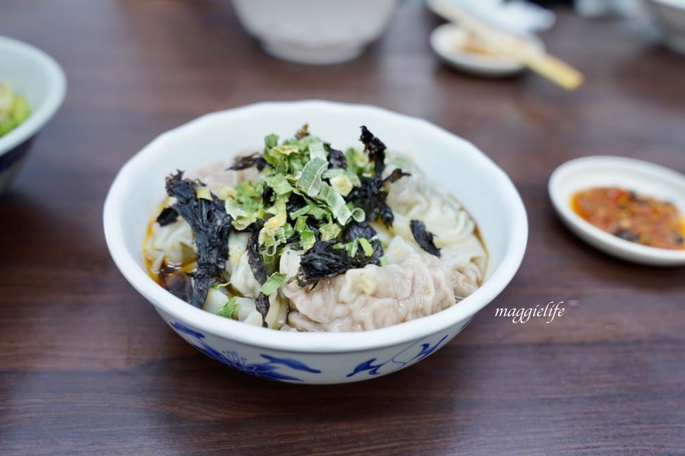 台北忠孝敦化美食|楊記大餛飩,台北東區統領旁,在地人必吃的超級巨大餛飩,跟手掌一樣大。 - 第5張圖 台北忠孝敦化美食|楊記大餛飩,台北東區統領旁,在地人必吃的超級巨大餛飩,跟手掌一樣大。