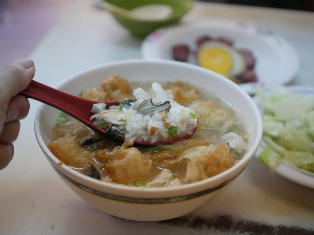 台南美食｜悅津鹹粥，24小時營業的鹹粥，台南西門圓環美食，在地人推薦