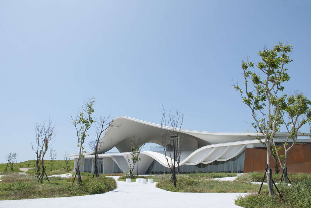 桃園新景點,永安漁港「海螺文化體驗園區」一日遊,IG打卡景點超仙!拍美照,吃海鮮,看夕陽! - 第3張圖 桃園新景點,永安漁港「海螺文化體驗園區」一日遊,IG打卡景點超仙!拍美照,吃海鮮,看夕陽!