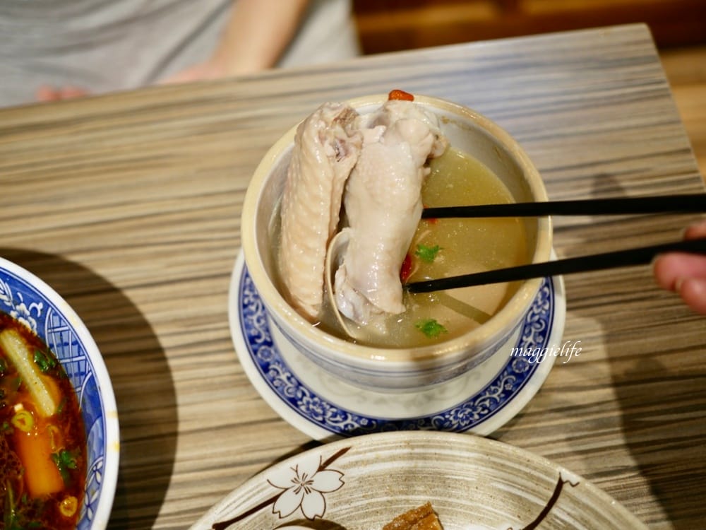 牛肉麵雞湯｜台北忠孝敦化的超人氣排隊宵夜，食尚玩家推薦，台北東區到凌晨四點的宵夜，台北美食