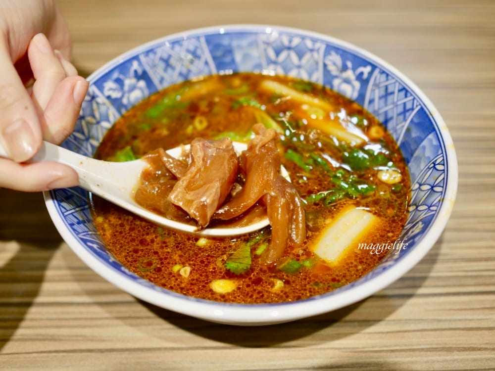 牛肉麵雞湯｜台北忠孝敦化的超人氣排隊宵夜，食尚玩家推薦，台北東區到凌晨四點的宵夜，台北美食