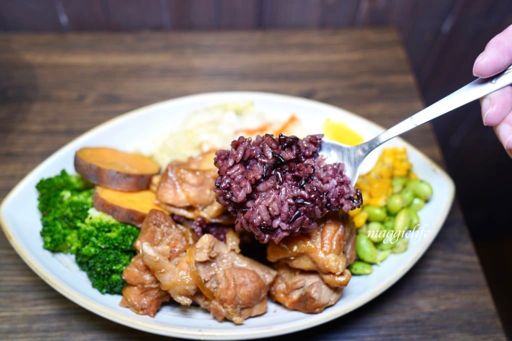 [板橋府中美食] 低GI.com精緻低卡餐盒板橋店，清爽不油膩又健康，超級划算振興100元餐盒，超人氣雙主餐直接吃起來/外帶