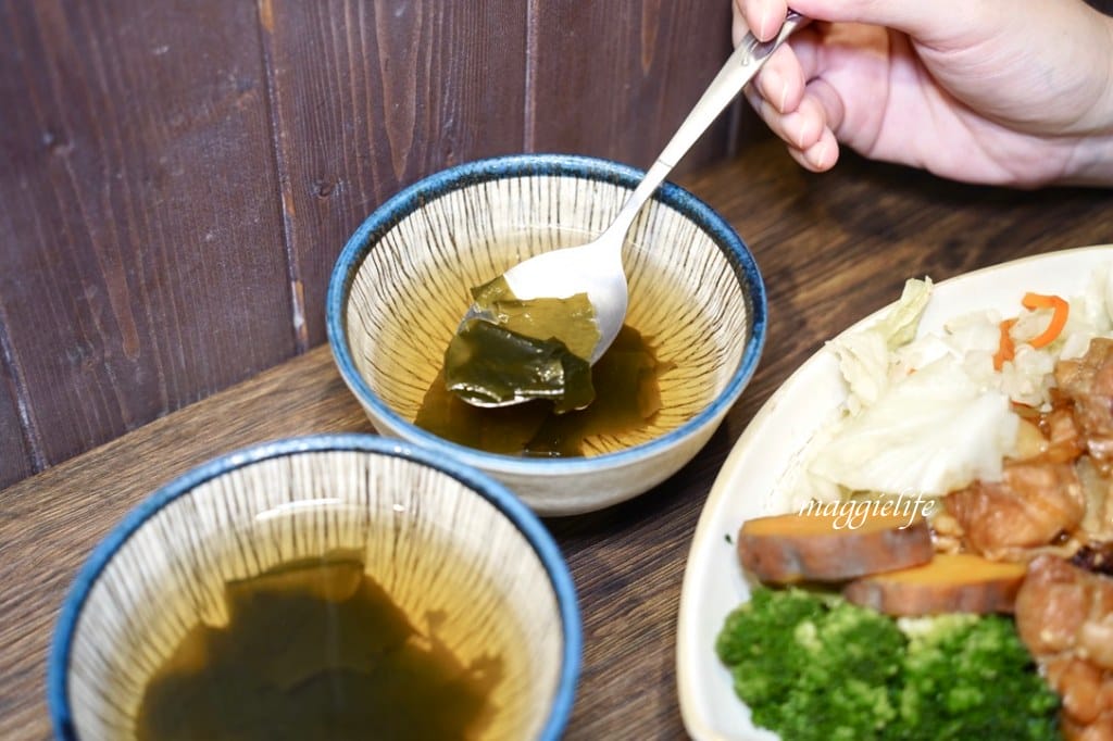 [板橋府中美食] 低GI.com精緻低卡餐盒板橋店，清爽不油膩又健康，超級划算振興100元餐盒，超人氣雙主餐直接吃起來/外帶