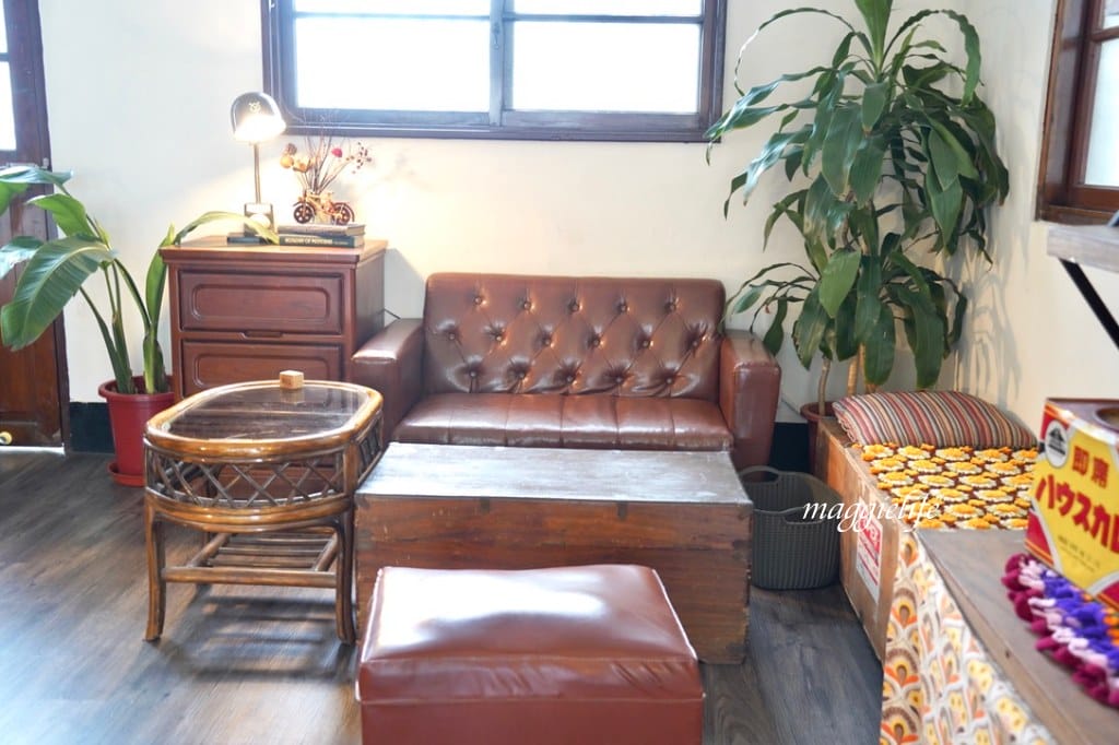 旭舊咖啡，藏在板橋巷弄復古老宅咖啡廳 ，有好吃的肉桂捲