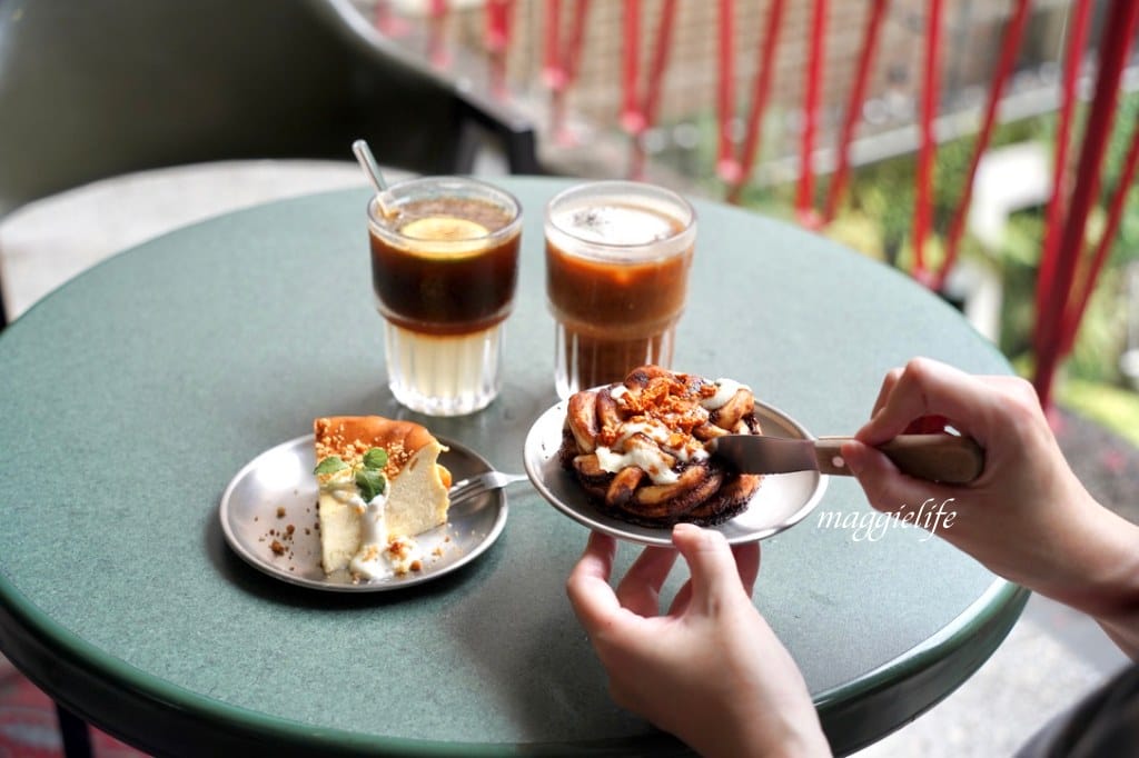 旭舊咖啡，藏在板橋巷弄復古老宅咖啡廳 ，有好吃的肉桂捲