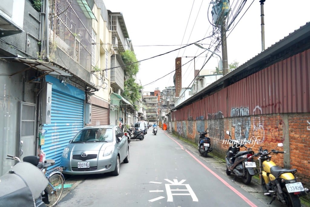 旭舊咖啡，藏在板橋巷弄復古老宅咖啡廳 ，有好吃的肉桂捲