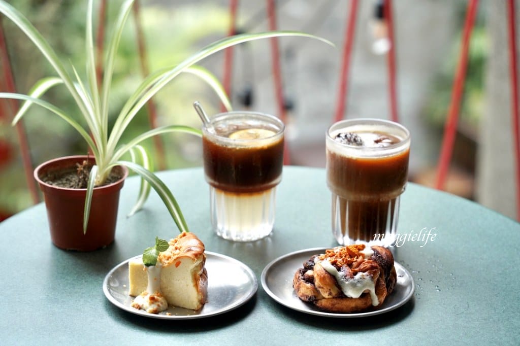 旭舊咖啡，藏在板橋巷弄復古老宅咖啡廳 ，有好吃的肉桂捲