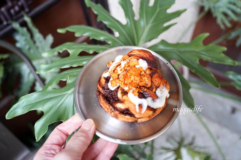 旭舊咖啡，藏在板橋巷弄復古老宅咖啡廳 ，有好吃的肉桂捲