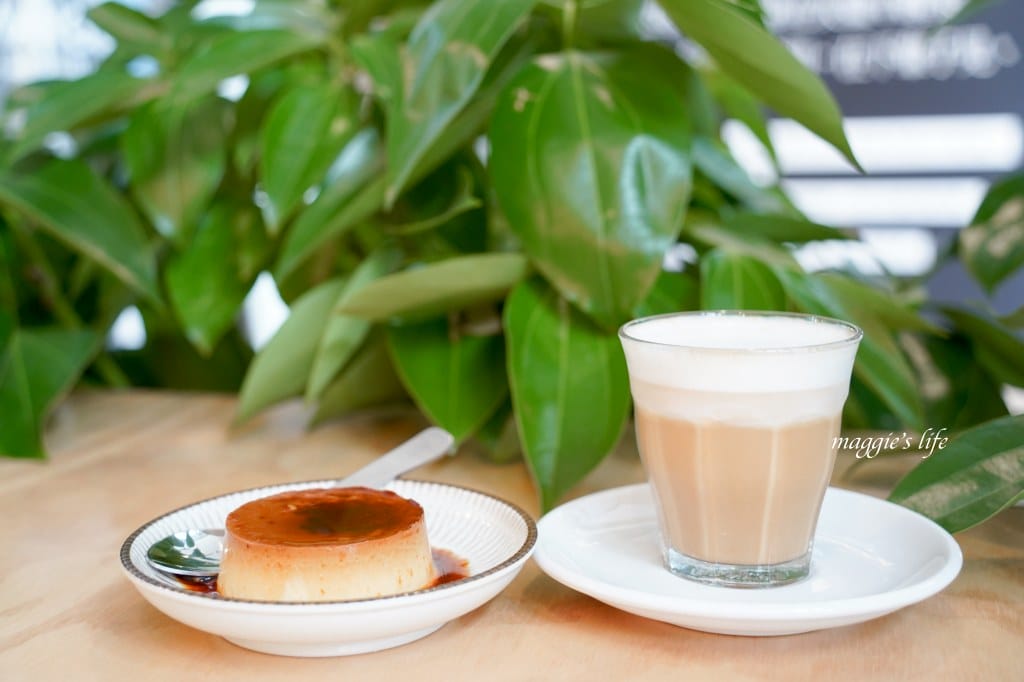 【信義區咖啡】Fika Fika Cafe進駐信義誠品，遠眺101，不限時，文青感書香味還有好吃的布丁，市政府站新開咖啡廳！ @瑪姬幸福過日子