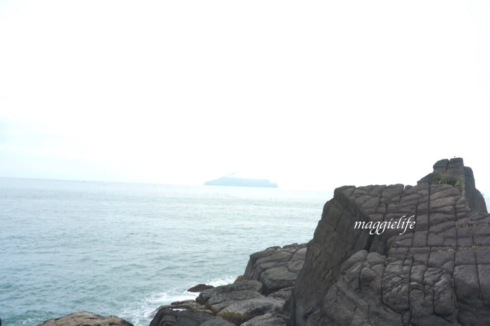 宜蘭頭城免費景點，北關海潮公園，礁岩海岸步道私房秘境，一線天，蘭陽八景，遠眺龜山島海天一線！