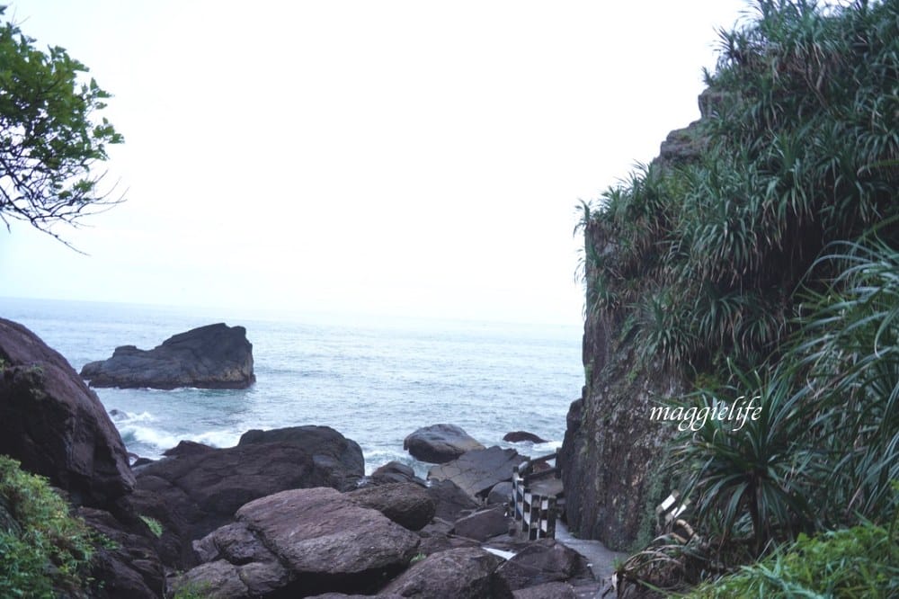 宜蘭頭城免費景點，北關海潮公園，礁岩海岸步道私房秘境，一線天，蘭陽八景，遠眺龜山島海天一線！