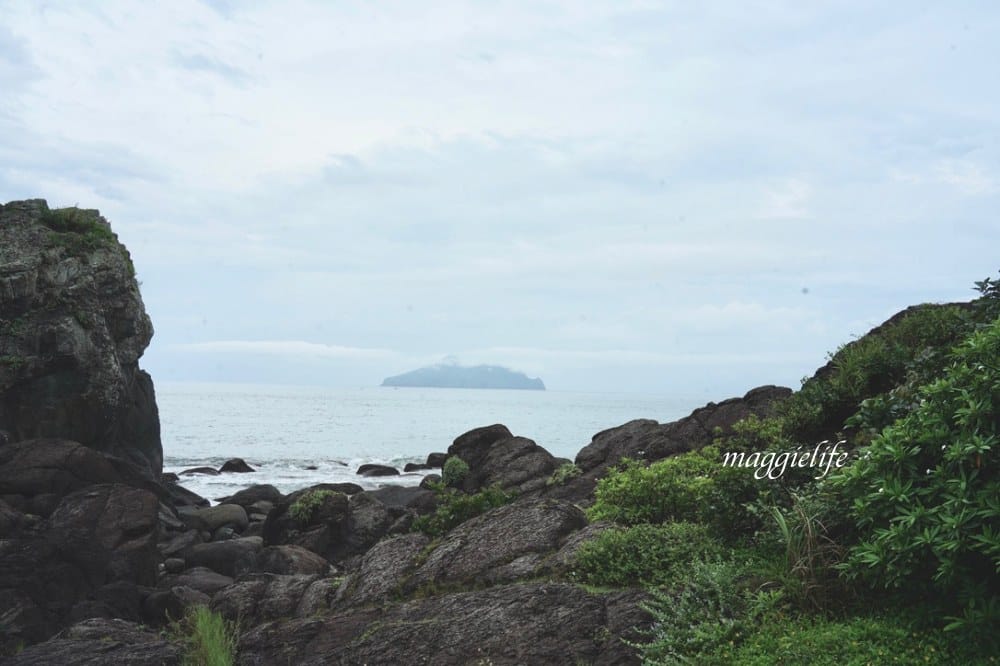 宜蘭頭城免費景點，北關海潮公園，礁岩海岸步道私房秘境，一線天，蘭陽八景，遠眺龜山島海天一線！