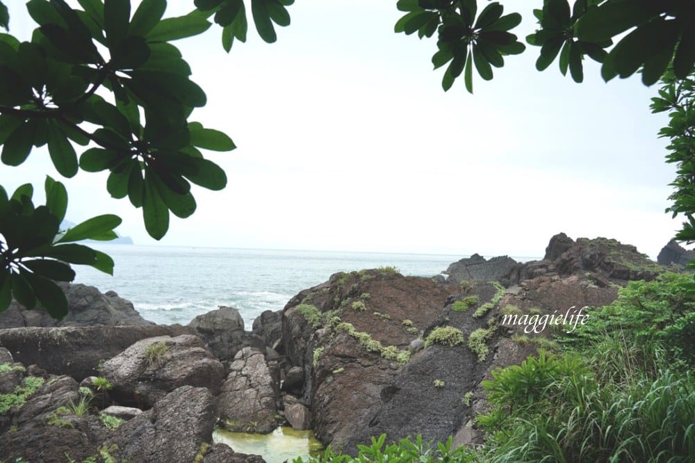 宜蘭頭城免費景點，北關海潮公園，礁岩海岸步道私房秘境，一線天，蘭陽八景，遠眺龜山島海天一線！