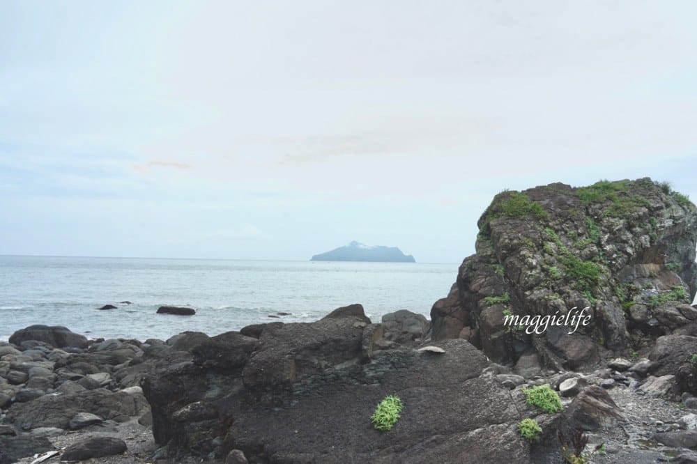 宜蘭頭城免費景點，北關海潮公園，礁岩海岸步道私房秘境，一線天，蘭陽八景，遠眺龜山島海天一線！