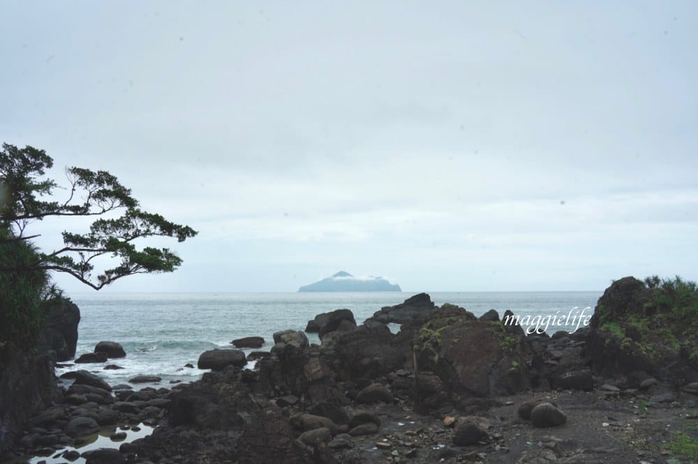宜蘭頭城免費景點，北關海潮公園，礁岩海岸步道私房秘境，一線天，蘭陽八景，遠眺龜山島海天一線！