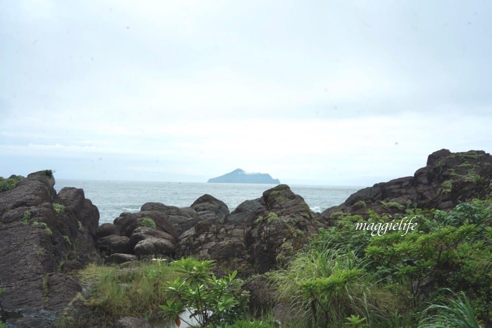 宜蘭頭城免費景點，北關海潮公園，礁岩海岸步道私房秘境，一線天，蘭陽八景，遠眺龜山島海天一線！