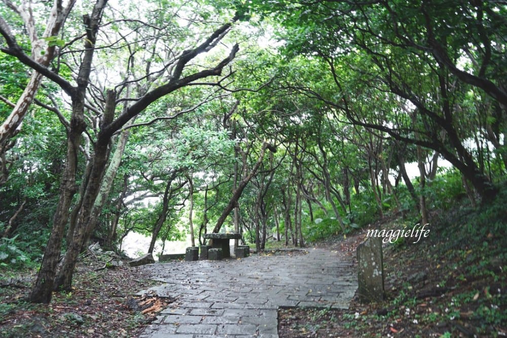 宜蘭頭城免費景點，北關海潮公園，礁岩海岸步道私房秘境，一線天，蘭陽八景，遠眺龜山島海天一線！