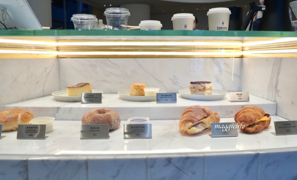 信義區咖啡|CURISTA COFFEE奎士咖啡旗艦店市府站,純白色精簡風,圓弧形吧台打造百坪精品空間,有插座/可外帶! - 第29張圖 信義區咖啡|CURISTA COFFEE奎士咖啡旗艦店市府站,純白色精簡風,圓弧形吧台打造百坪精品空間,有插座/可外帶!