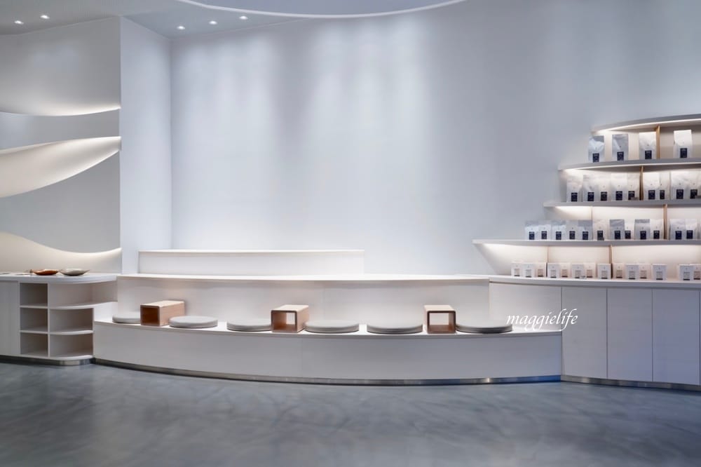 信義區咖啡|CURISTA COFFEE奎士咖啡旗艦店市府站,純白色精簡風,圓弧形吧台打造百坪精品空間,有插座/可外帶! - 第32張圖 信義區咖啡|CURISTA COFFEE奎士咖啡旗艦店市府站,純白色精簡風,圓弧形吧台打造百坪精品空間,有插座/可外帶!
