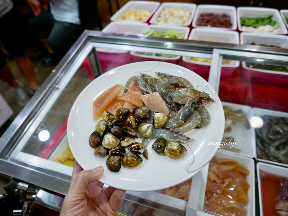 【台北火鍋吃到飽】台灣鍋，台北居然有319元吃到飽的火鍋！肉類，海鮮，冰淇淋，甜點，飲料通通都！