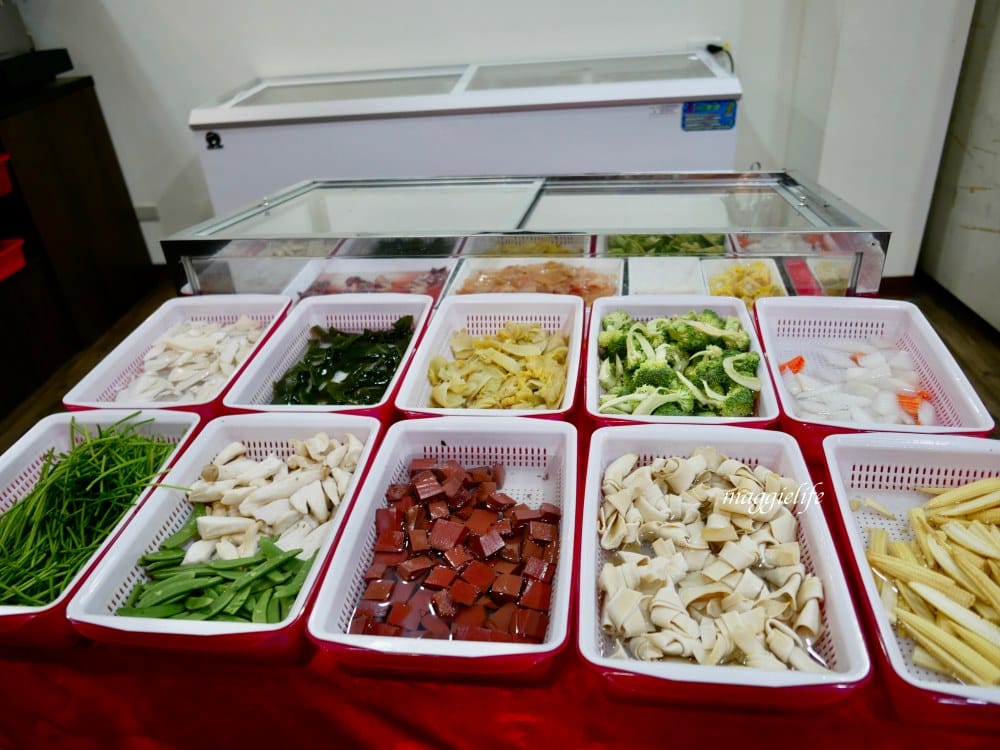【台北火鍋吃到飽】台灣鍋,台北居然有319元吃到飽的火鍋!肉類,海鮮,冰淇淋,甜點,飲料通通都! - 第12張圖 【台北火鍋吃到飽】台灣鍋,台北居然有319元吃到飽的火鍋!肉類,海鮮,冰淇淋,甜點,飲料通通都!