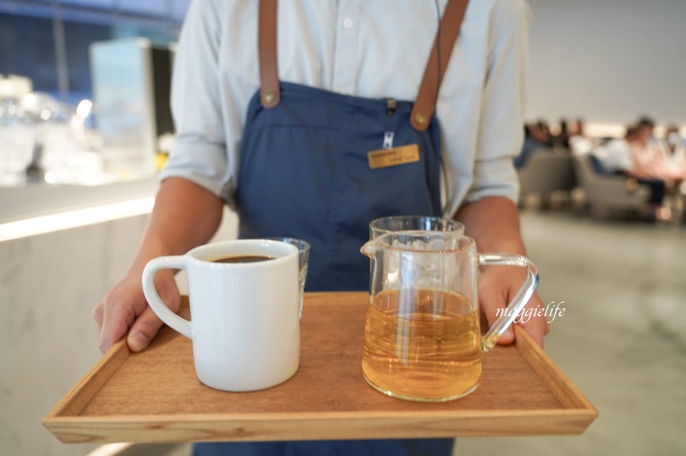 信義區咖啡|CURISTA COFFEE奎士咖啡旗艦店市府站,純白色精簡風,圓弧形吧台打造百坪精品空間,有插座/可外帶! - 第48張圖 信義區咖啡|CURISTA COFFEE奎士咖啡旗艦店市府站,純白色精簡風,圓弧形吧台打造百坪精品空間,有插座/可外帶!