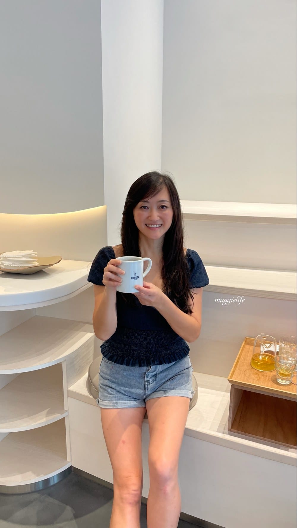 信義區咖啡｜CURISTA COFFEE奎士咖啡旗艦店市府站，純白色精簡風，圓弧形吧台打造百坪精品空間，有插座/可外帶！
