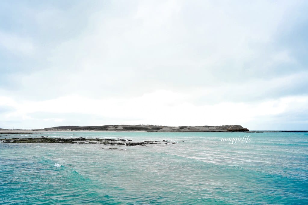 澎湖西嶼小池角雙曲橋，唯美海中步道彷彿來到馬爾地夫，漲潮時間美到翻！