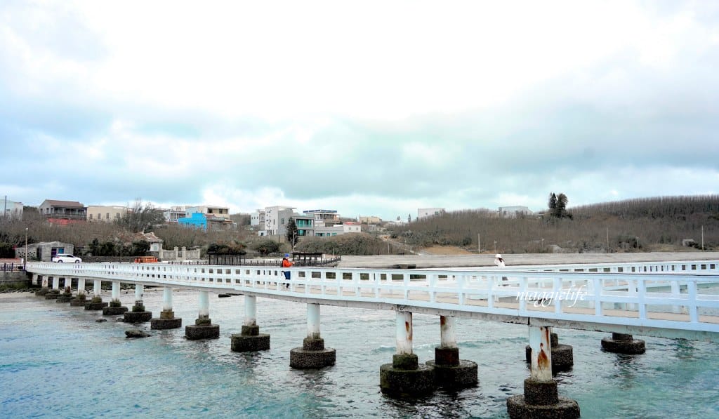 澎湖西嶼小池角雙曲橋，唯美海中步道彷彿來到馬爾地夫，漲潮時間美到翻！