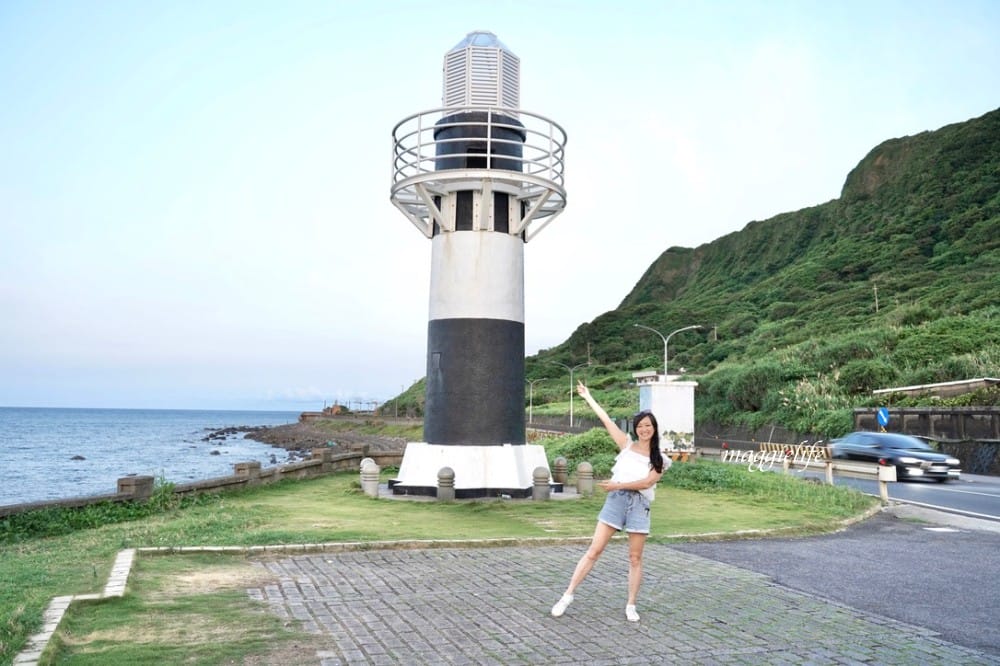 新北石門｜海堤咖啡，北海岸無敵海景咖啡廳，峇里島彩色小木屋，營業到半夜11點！