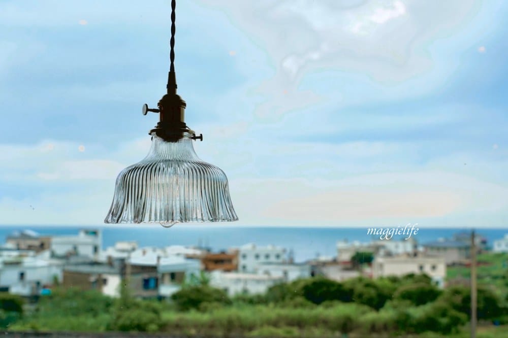 新北石門|白日夢Tea & Cafe,石門廢棄國小裡的無敵海景咖啡廳,彩色馬卡龍課桌椅重溫兒時舊夢! - 第14張圖 新北石門|白日夢Tea & Cafe,石門廢棄國小裡的無敵海景咖啡廳,彩色馬卡龍課桌椅重溫兒時舊夢!