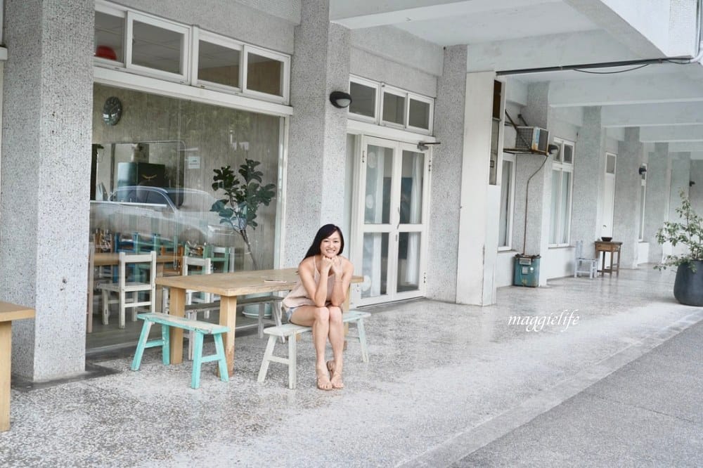 新北石門|白日夢Tea & Cafe,石門廢棄國小裡的無敵海景咖啡廳,彩色馬卡龍課桌椅重溫兒時舊夢! - 第7張圖 新北石門|白日夢Tea & Cafe,石門廢棄國小裡的無敵海景咖啡廳,彩色馬卡龍課桌椅重溫兒時舊夢!