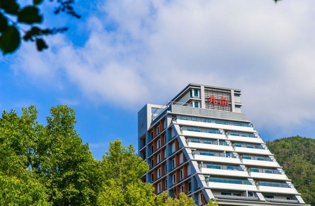 宜蘭礁溪福朋喜來登酒店溫泉飯店,露天溫水無邊際SPA泳池,獨立湯屋,全台最好玩的親子積木飯店,下午茶吃到飽! - 第2張圖 宜蘭礁溪福朋喜來登酒店溫泉飯店,露天溫水無邊際SPA泳池,獨立湯屋,全台最好玩的親子積木飯店,下午茶吃到飽!