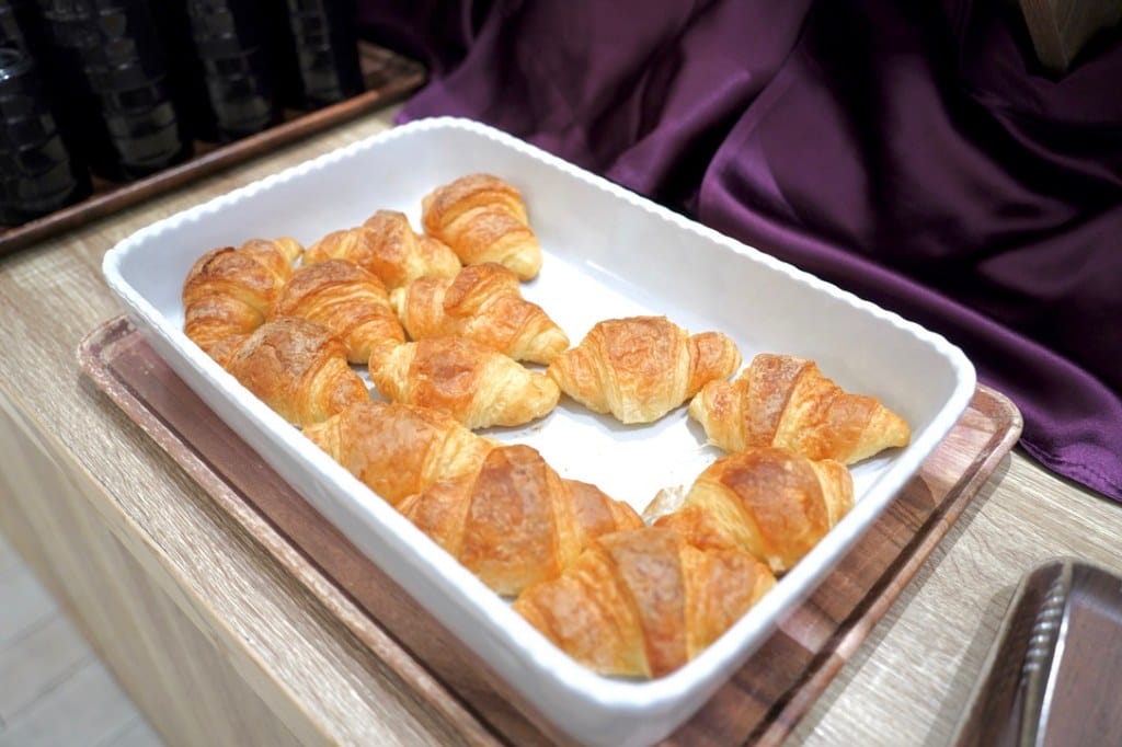 宜蘭礁溪福朋喜來登酒店溫泉飯店，露天溫水無邊際SPA泳池，獨立湯屋，全台最好玩的親子積木飯店，下午茶吃到飽！