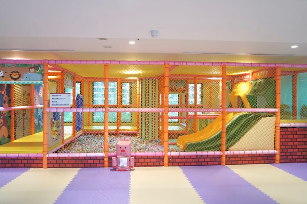 宜蘭礁溪福朋喜來登酒店溫泉飯店，露天溫水無邊際SPA泳池，獨立湯屋，全台最好玩的親子積木飯店，下午茶吃到飽！