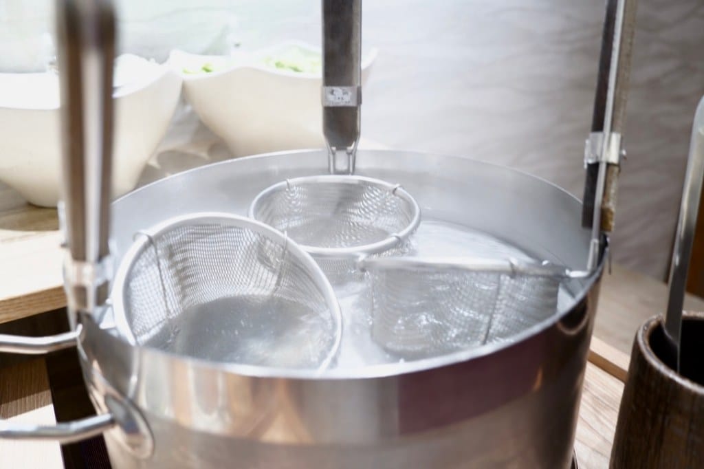 宜蘭礁溪福朋喜來登酒店溫泉飯店，露天溫水無邊際SPA泳池，獨立湯屋，全台最好玩的親子積木飯店，下午茶吃到飽！