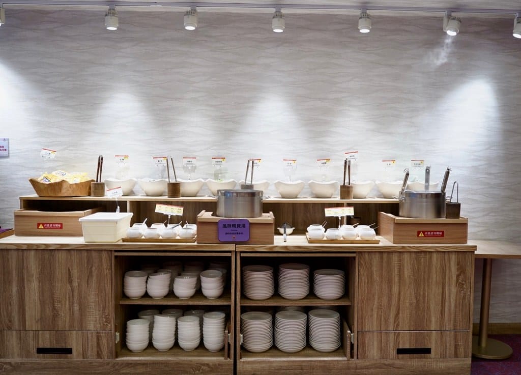 宜蘭礁溪福朋喜來登酒店溫泉飯店，露天溫水無邊際SPA泳池，獨立湯屋，全台最好玩的親子積木飯店，下午茶吃到飽！