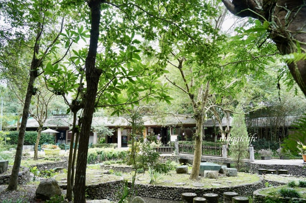 【宜蘭免費景點】礁溪轉運站幾米兔子裝置藝術,毛毛兔超級可愛的,一路通道礁溪溫公園! - 第36張圖 【宜蘭免費景點】礁溪轉運站幾米兔子裝置藝術,毛毛兔超級可愛的,一路通道礁溪溫公園!