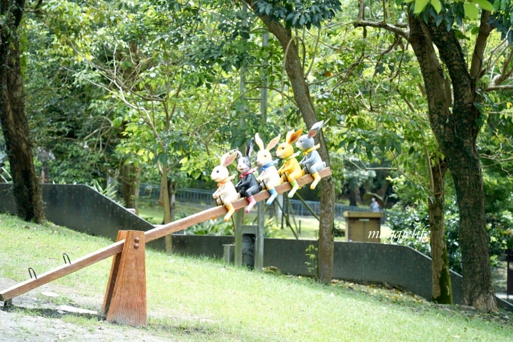 【宜蘭免費景點】礁溪轉運站幾米兔子裝置藝術，毛毛兔超級可愛的，一路通道礁溪溫公園！