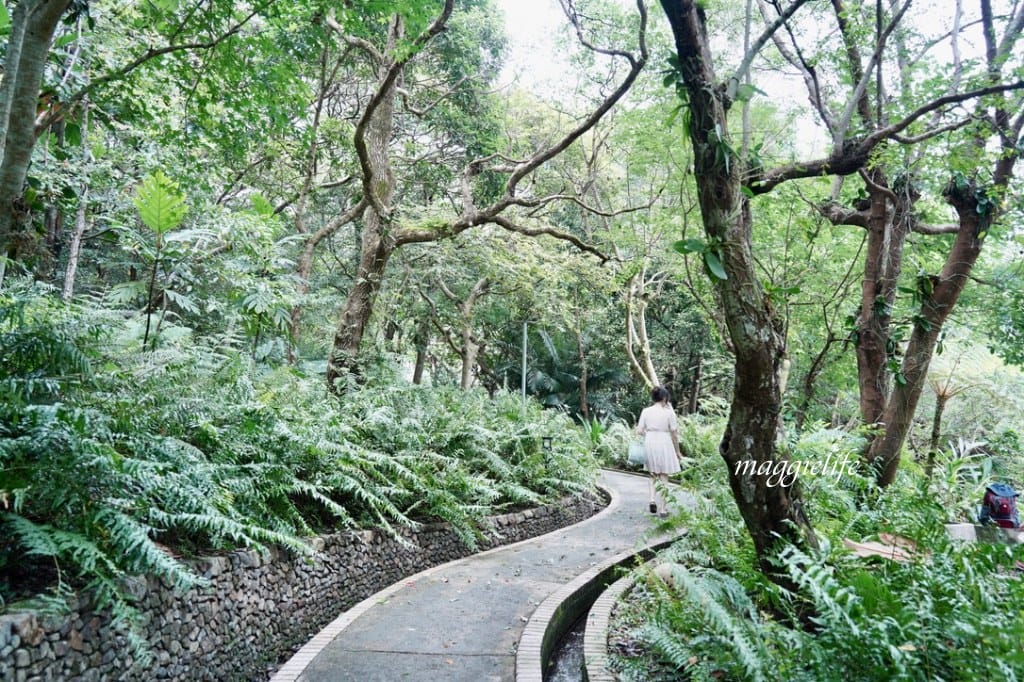 【宜蘭免費景點】礁溪轉運站幾米兔子裝置藝術，毛毛兔超級可愛的，一路通道礁溪溫公園！