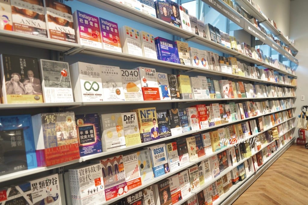 誠品生活時光板橋三民店，板橋新景點最美的獨棟Villa誠品書店，秒飛國外度假風格
