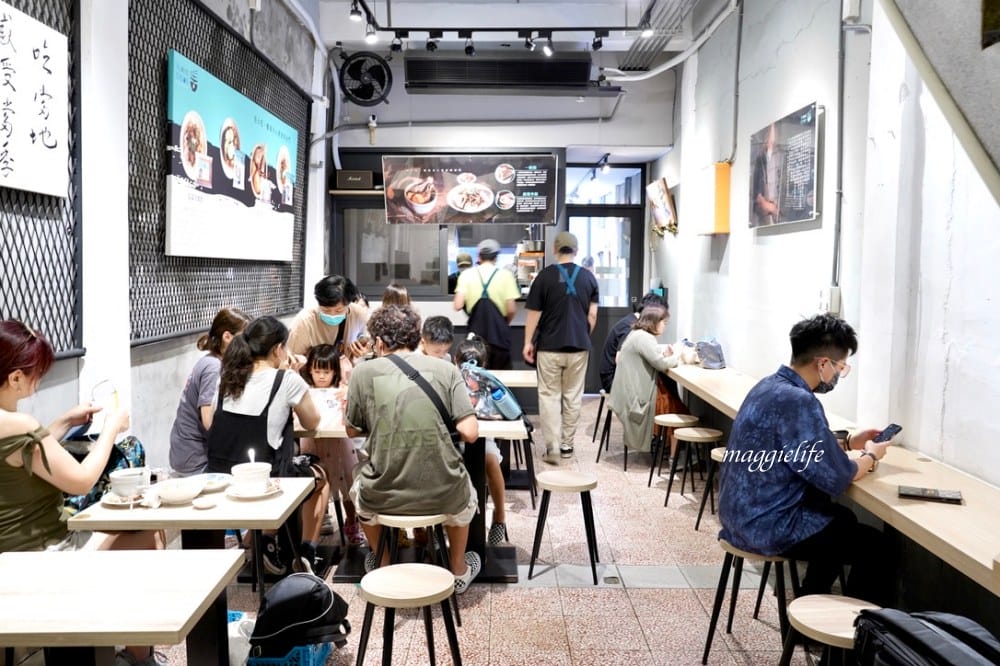 雨川食堂，金門高粱肉燥飯，一條根雞湯，超級好吃的