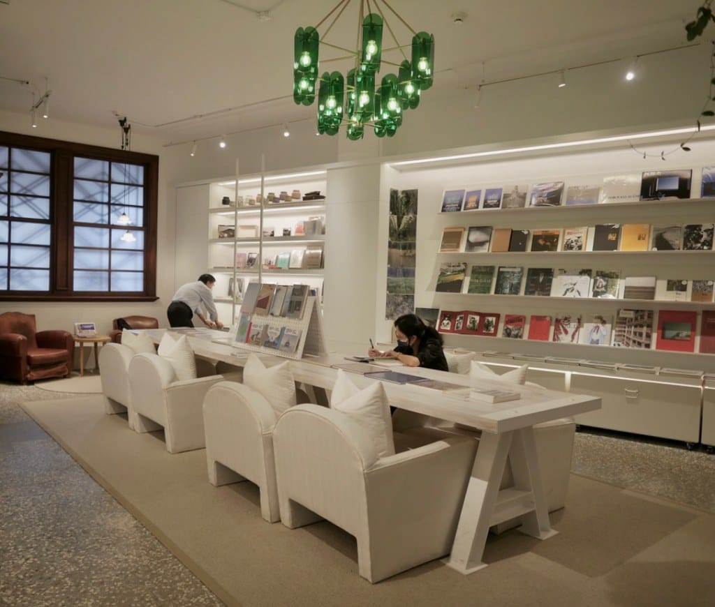 台北車站古蹟咖啡｜COFFEE TO 國家攝影文化中心咖啡廳，隱身在80年日式古蹟之中的美好咖啡廳，不限時/外帶！