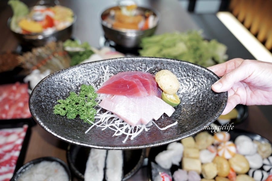 西門火鍋｜前鎮水產火鍋吃到飽只要598，花蟹，干貝，鮮蝦，生魚片，海鮮，通通吃到飽！我心中台北第一名的火鍋吃到飽！