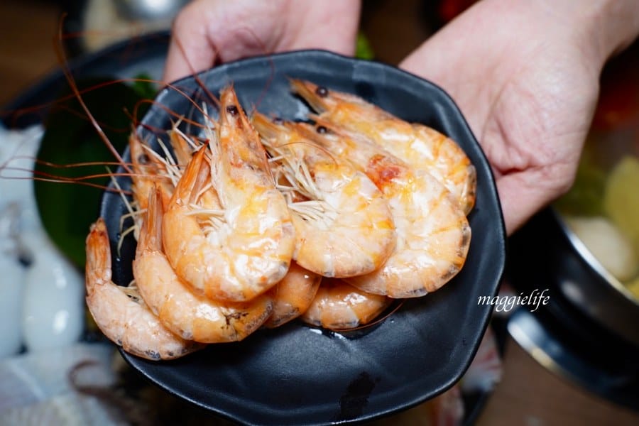 西門火鍋｜前鎮水產火鍋吃到飽只要598，花蟹，干貝，鮮蝦，生魚片，海鮮，通通吃到飽！我心中台北第一名的火鍋吃到飽！