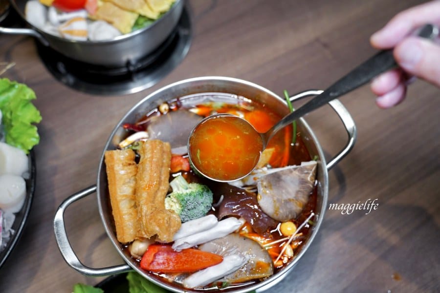 西門火鍋｜前鎮水產火鍋吃到飽只要598，花蟹，干貝，鮮蝦，生魚片，海鮮，通通吃到飽！我心中台北第一名的火鍋吃到飽！