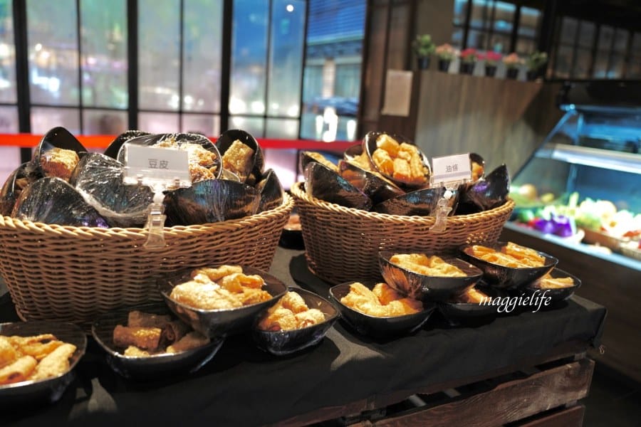 西門火鍋｜前鎮水產火鍋吃到飽只要598，花蟹，干貝，鮮蝦，生魚片，海鮮，通通吃到飽！我心中台北第一名的火鍋吃到飽！