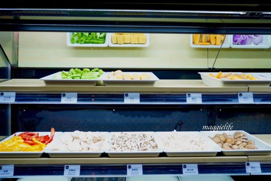 西門火鍋｜前鎮水產火鍋吃到飽只要598，花蟹，干貝，鮮蝦，生魚片，海鮮，通通吃到飽！我心中台北第一名的火鍋吃到飽！