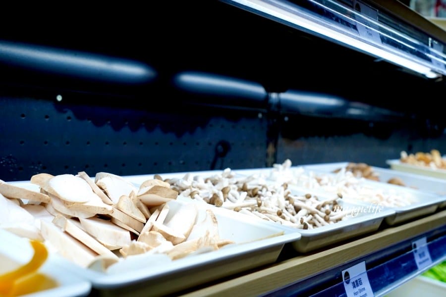 西門火鍋｜前鎮水產火鍋吃到飽只要598，花蟹，干貝，鮮蝦，生魚片，海鮮，通通吃到飽！我心中台北第一名的火鍋吃到飽！