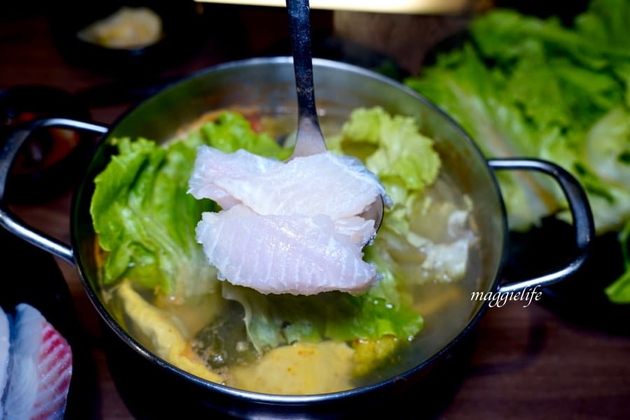 西門火鍋｜前鎮水產火鍋吃到飽只要598，花蟹，干貝，鮮蝦，生魚片，海鮮，通通吃到飽！我心中台北第一名的火鍋吃到飽！